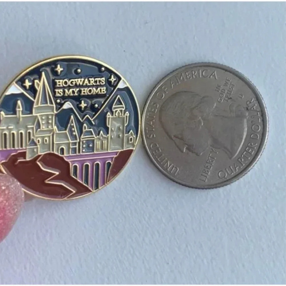 Brand new "Hogwarts is My Home" wizard enamel pin - Picture 2 of 2